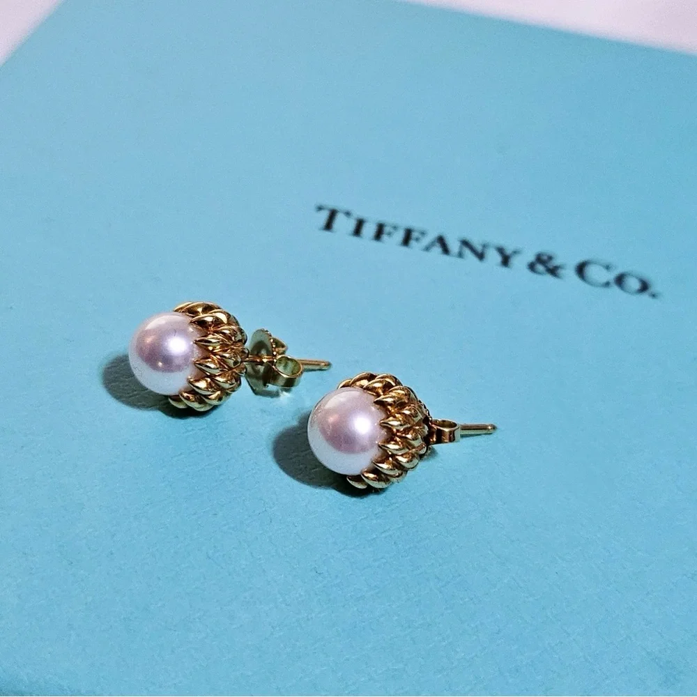 🎊SOLD🎊Tiffany & Co 18k Schlumberger Acorn 7mm Freshwater Pearl Stud Earrings - Picture 1 of 6